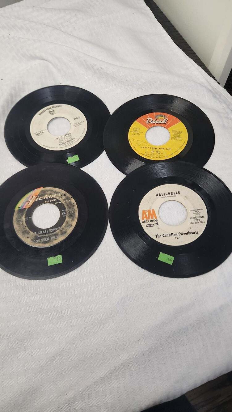 Lot of 4 Vintage 7-inch 45 RPM Vinyl Records (Mason Proffit, Joe Tex, The Canadi